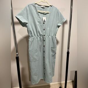 Women's NWT over head pull on dress.
